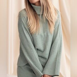 LC Lauren Conrad Mint Cowl Neck Sweater Women’s Size S